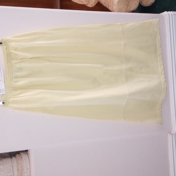 NWT Skirt Onque Petite - Picture 2 of 3